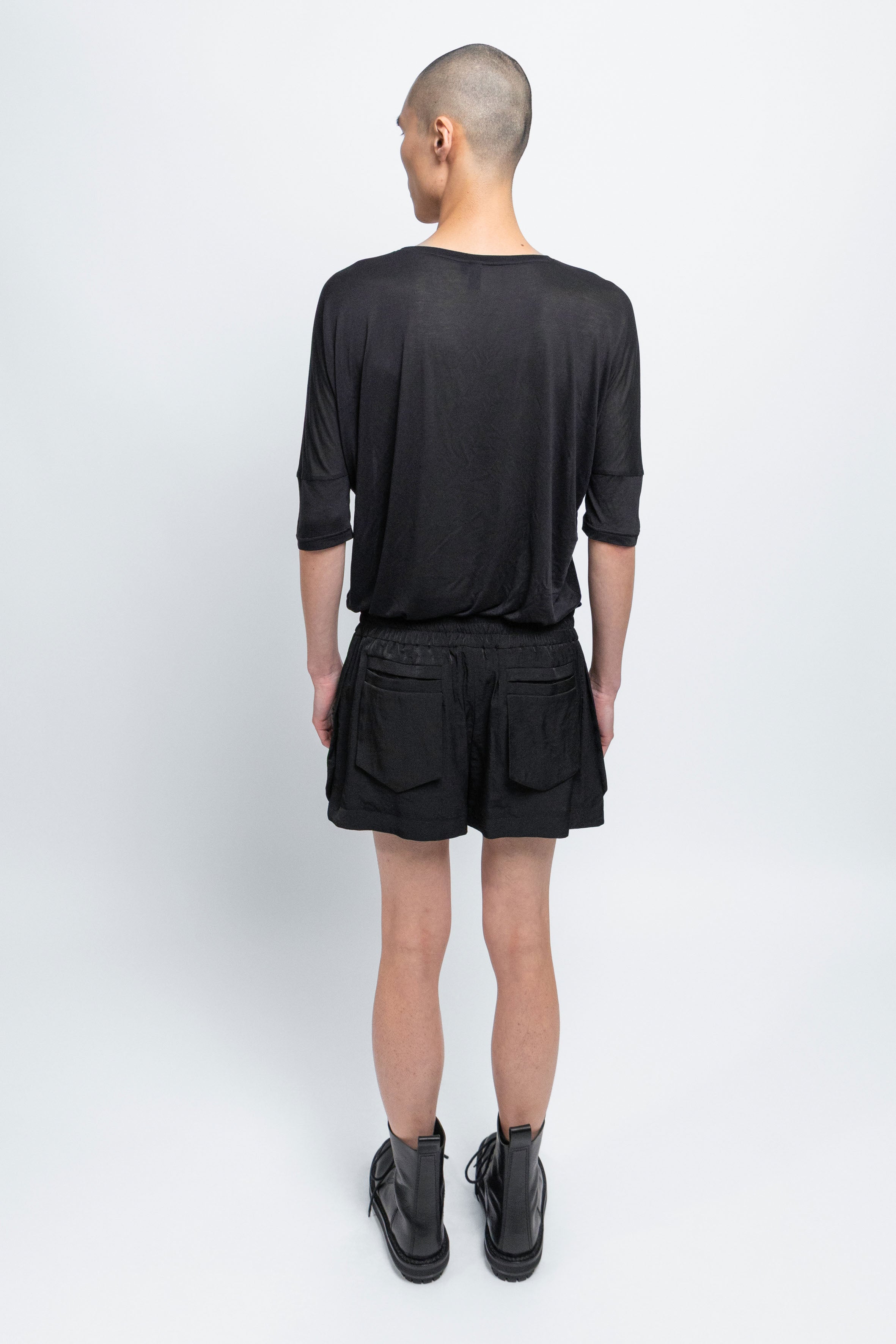 esther-perbandt-atelier-mini-shorts-herren-schwarz-gummibund image 3