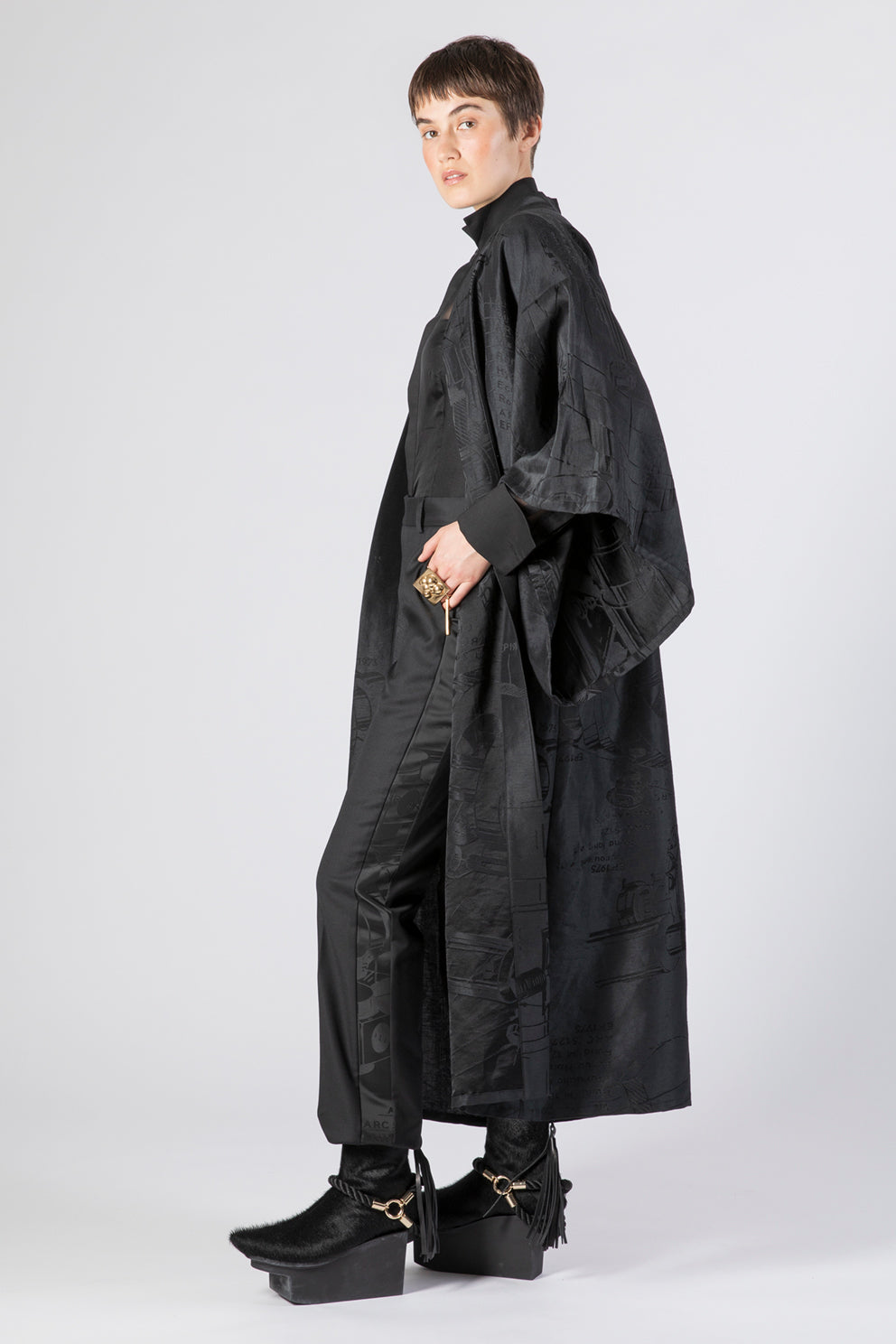esther-perbandt-machine-long-kimono-damen-schwarz-leinen image 1