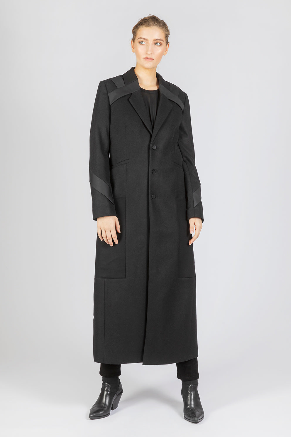 esther-perbandt-bond-mantel-schwarz-wolle-damen image 1
