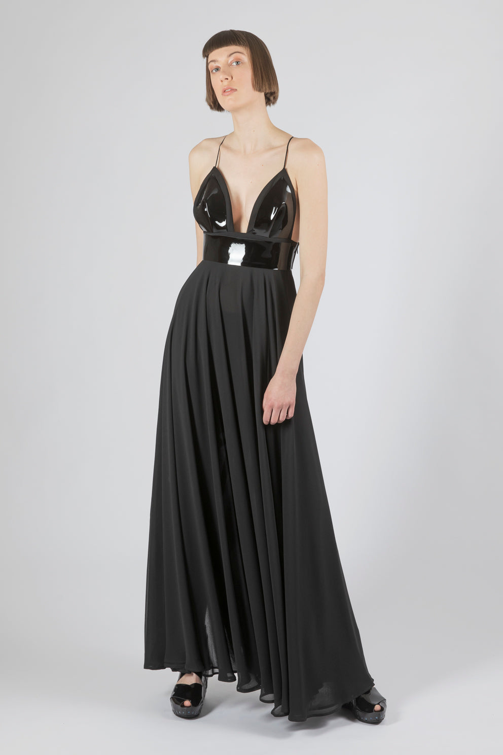 esther-perbandt-rooftop-kleid-schwarz-lang-tellerrock image 4