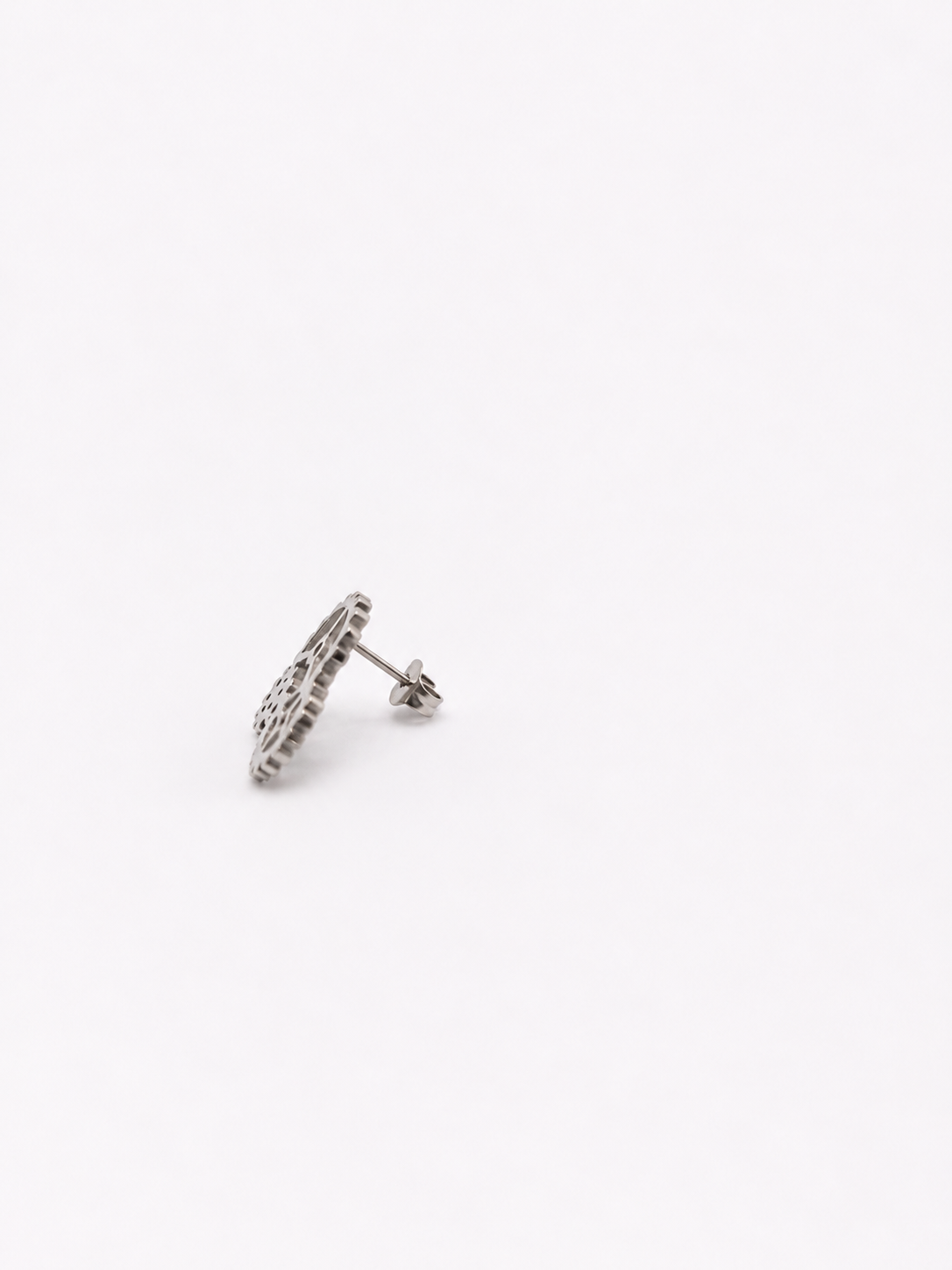 esther-perbandt-gearwheel-ohrring-silber-edelstahl image 6