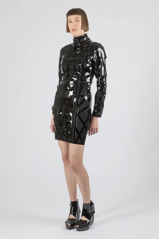 esther-perbandt-moonbeams-kleid-damen-schwarz-lackleder image 1