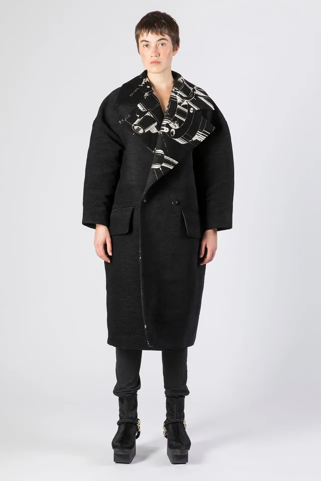 esther-perbandt-dream-machine-mantel-damen-schwarz-gold-wolle image 1