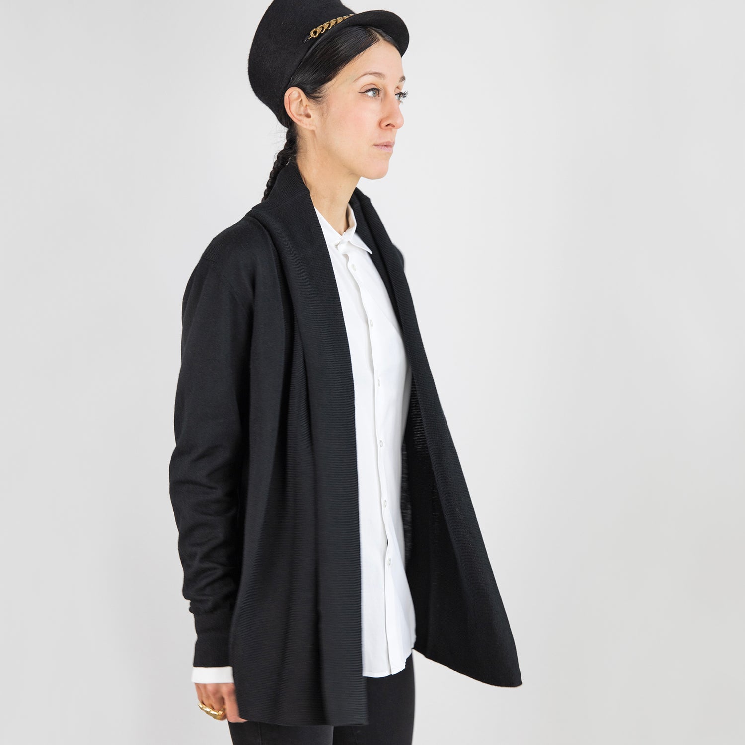esther-perbandt-earthlight-cardigan-merino-schwarz-lang image 3