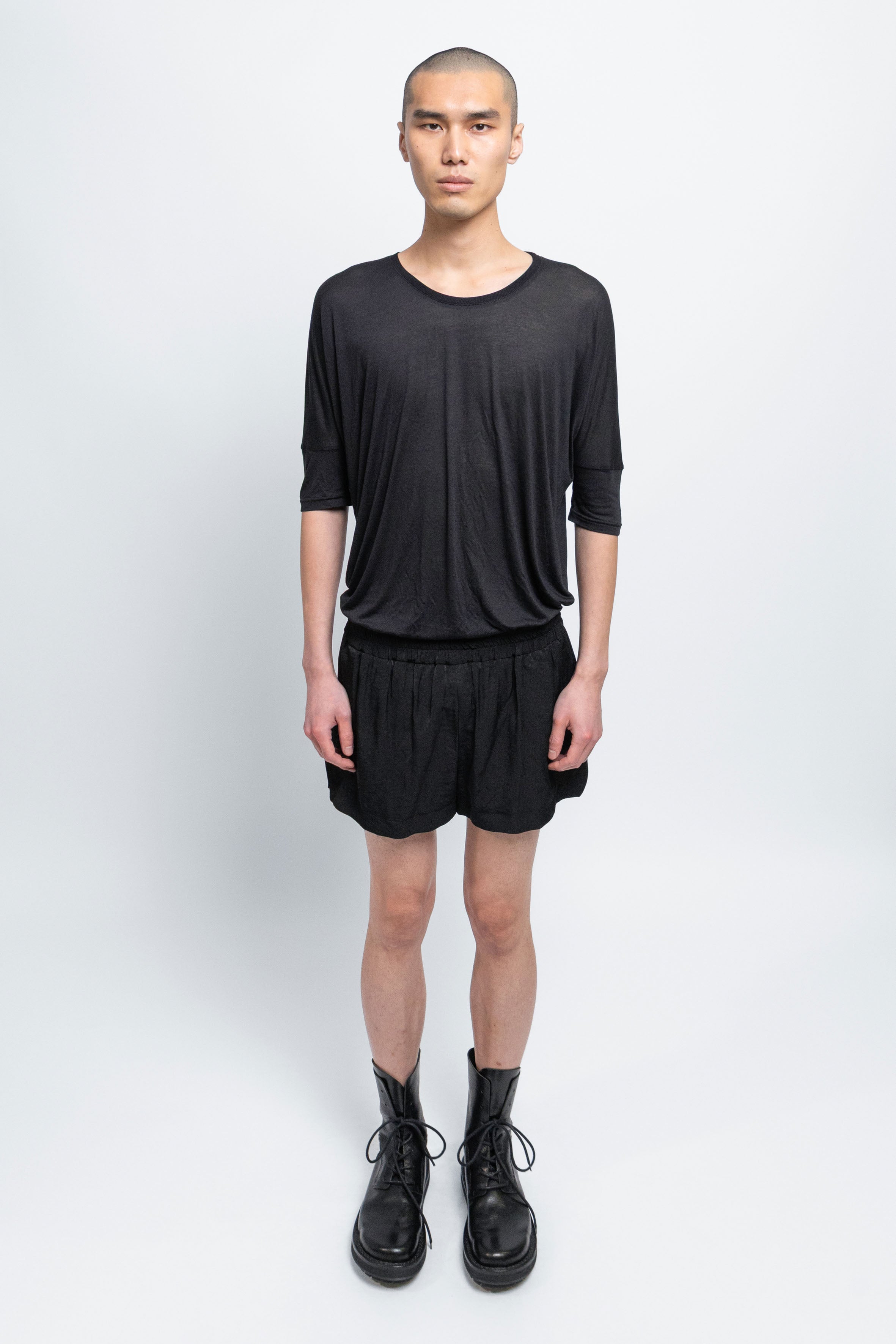 esther-perbandt-atelier-mini-shorts-herren-schwarz-gummibund image 1