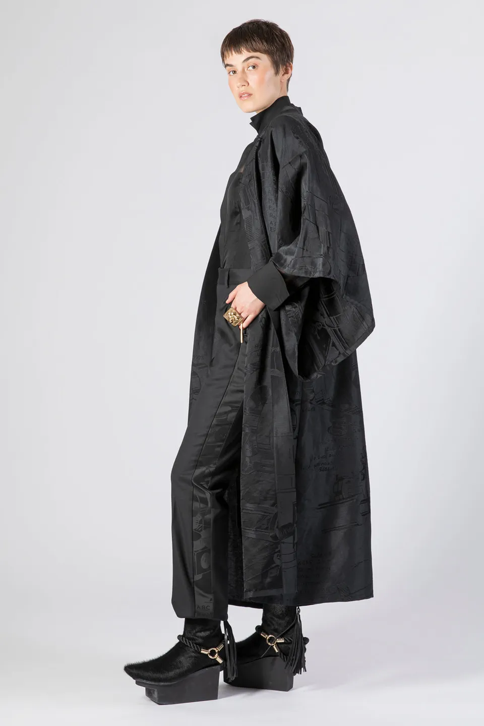 esther-perbandt-machine-long-kimono-damen-schwarz-leinen image 1
