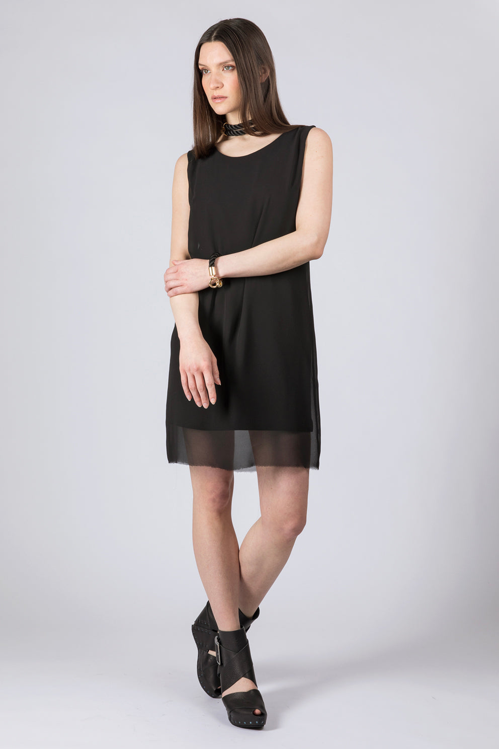 esther-perbandt-bare-kleid-schwarz-zweilagig-locker image 4
