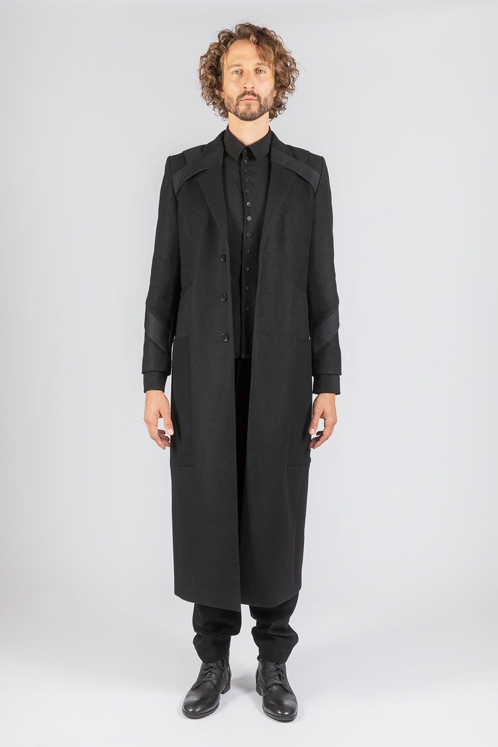 esther-perbandt-bond-mantel-herren-schwarz-reine-wolle image 5