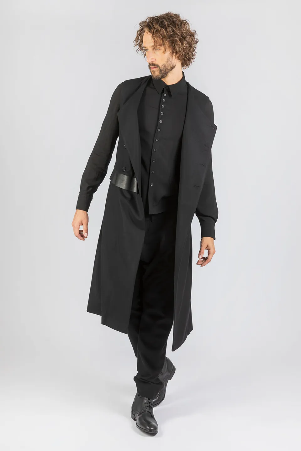 esther-perbandt-dart-long-weste-herren-schwarz-wolle image 1
