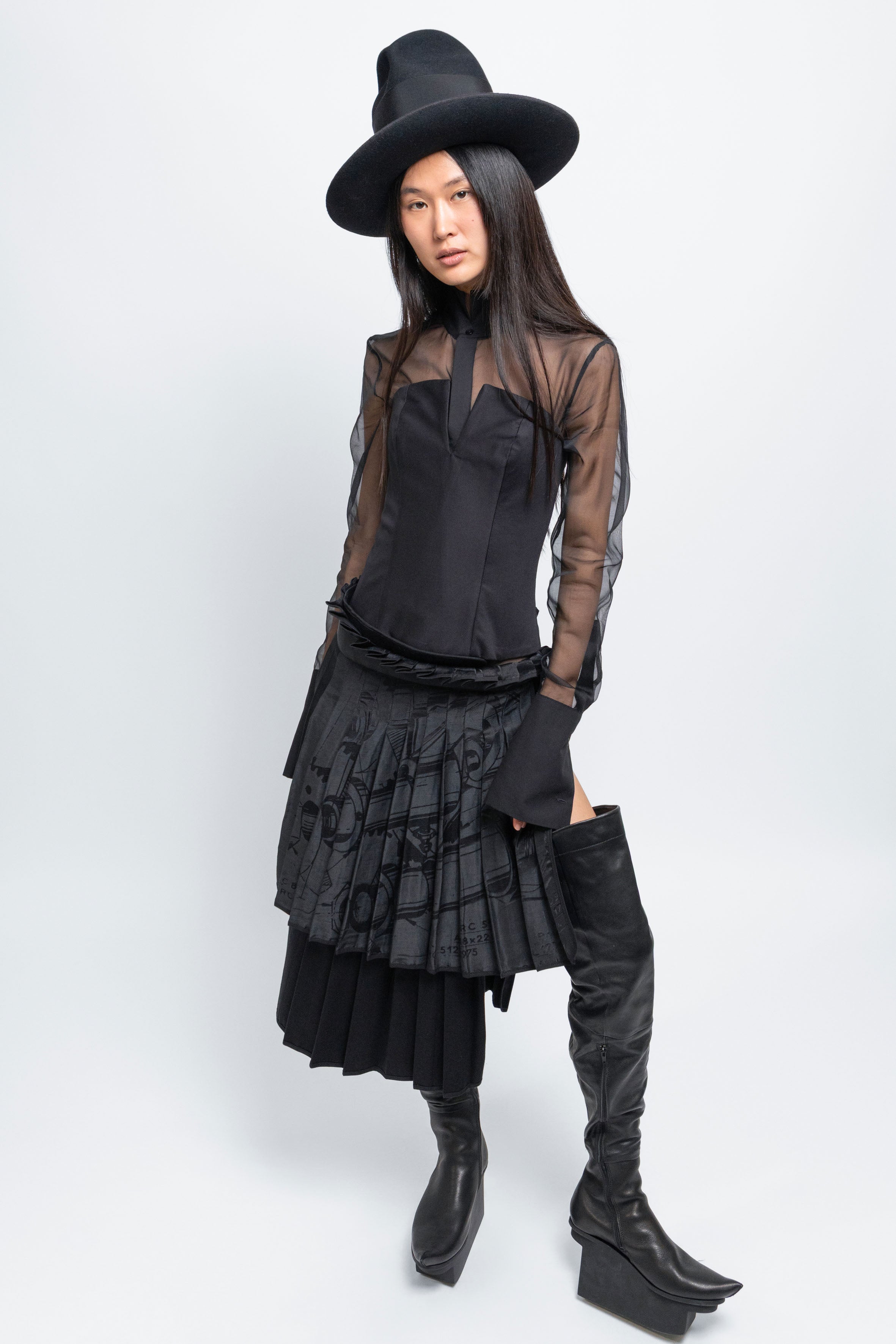 esther-perbandt-smoking-organza-hemd-schwarz-seidenbluse-slim image 8
