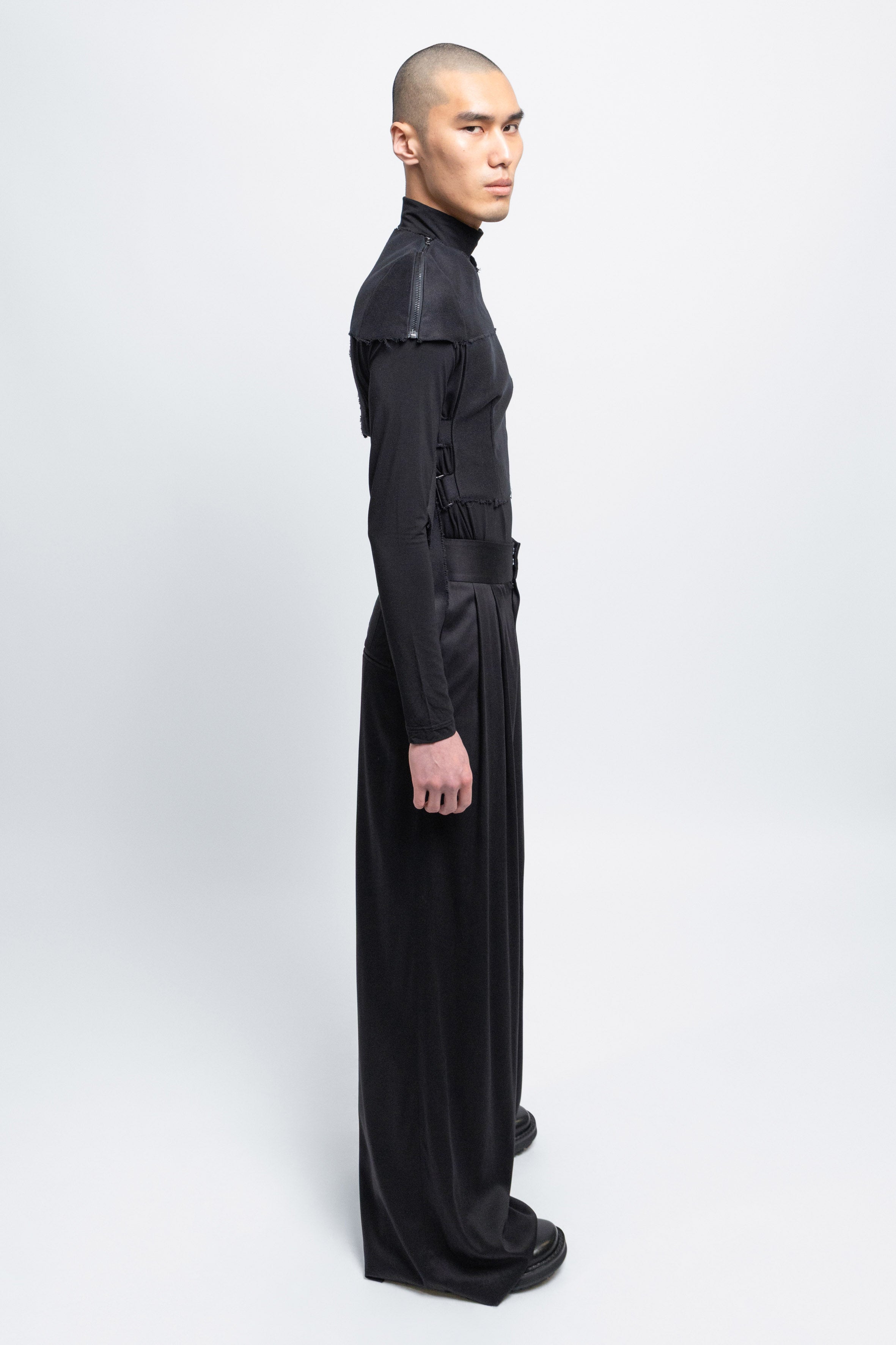 esther-perbandt-protector-shoulder-piece-schwarz-44 image 6