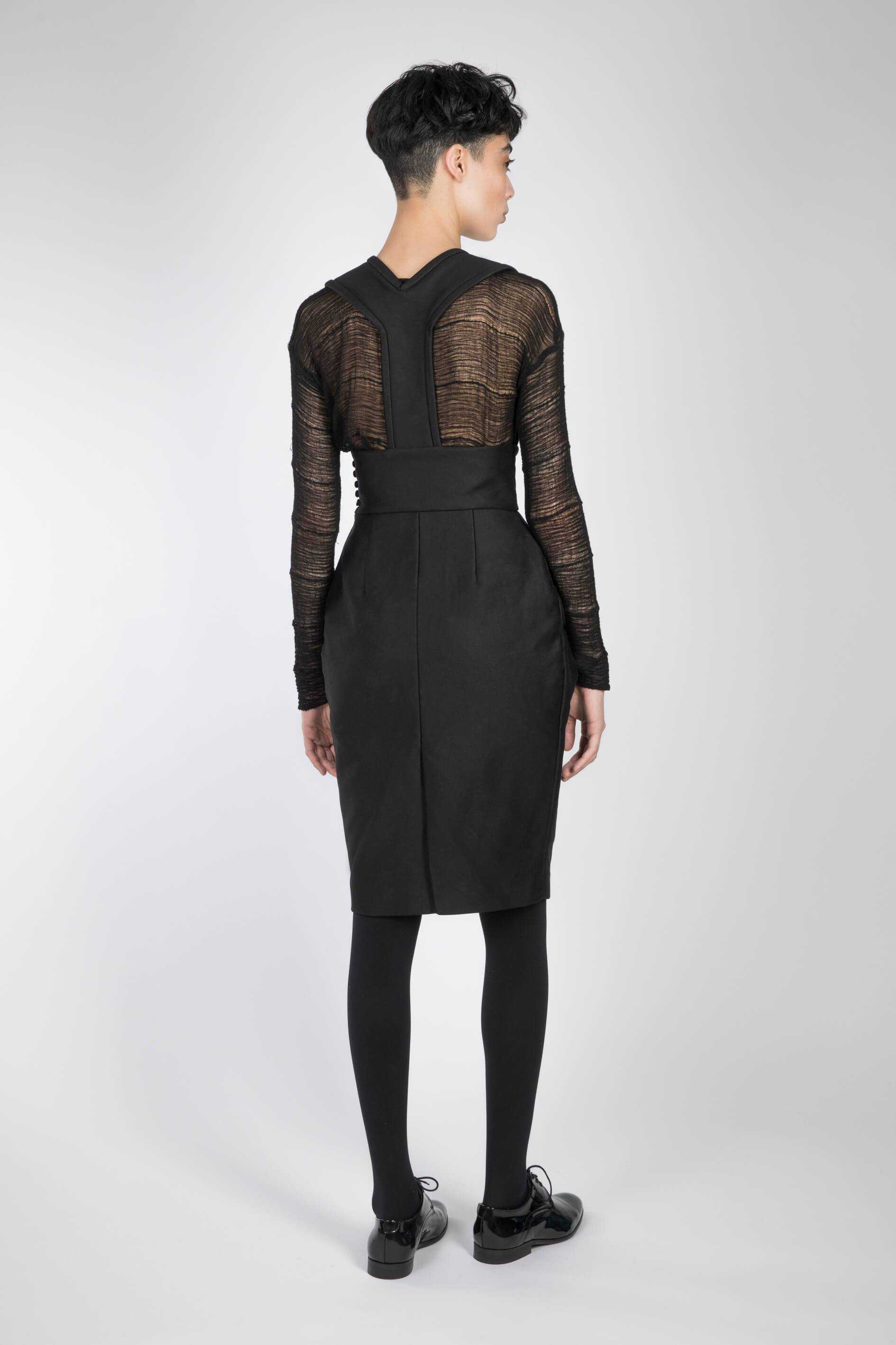 esther-perbandt-tulip-kleid-schwarz-baumwolle-taschen-v-ausschnitt image 4
