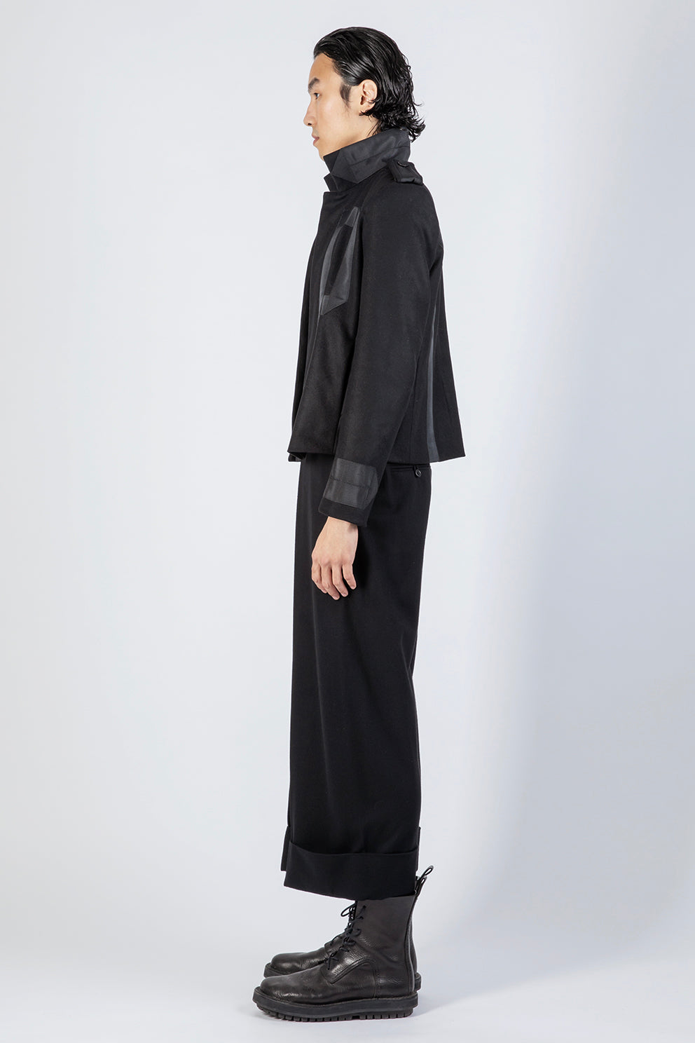 esther-perbandt-initial-jacke-herren-schwarz-wolle image 8