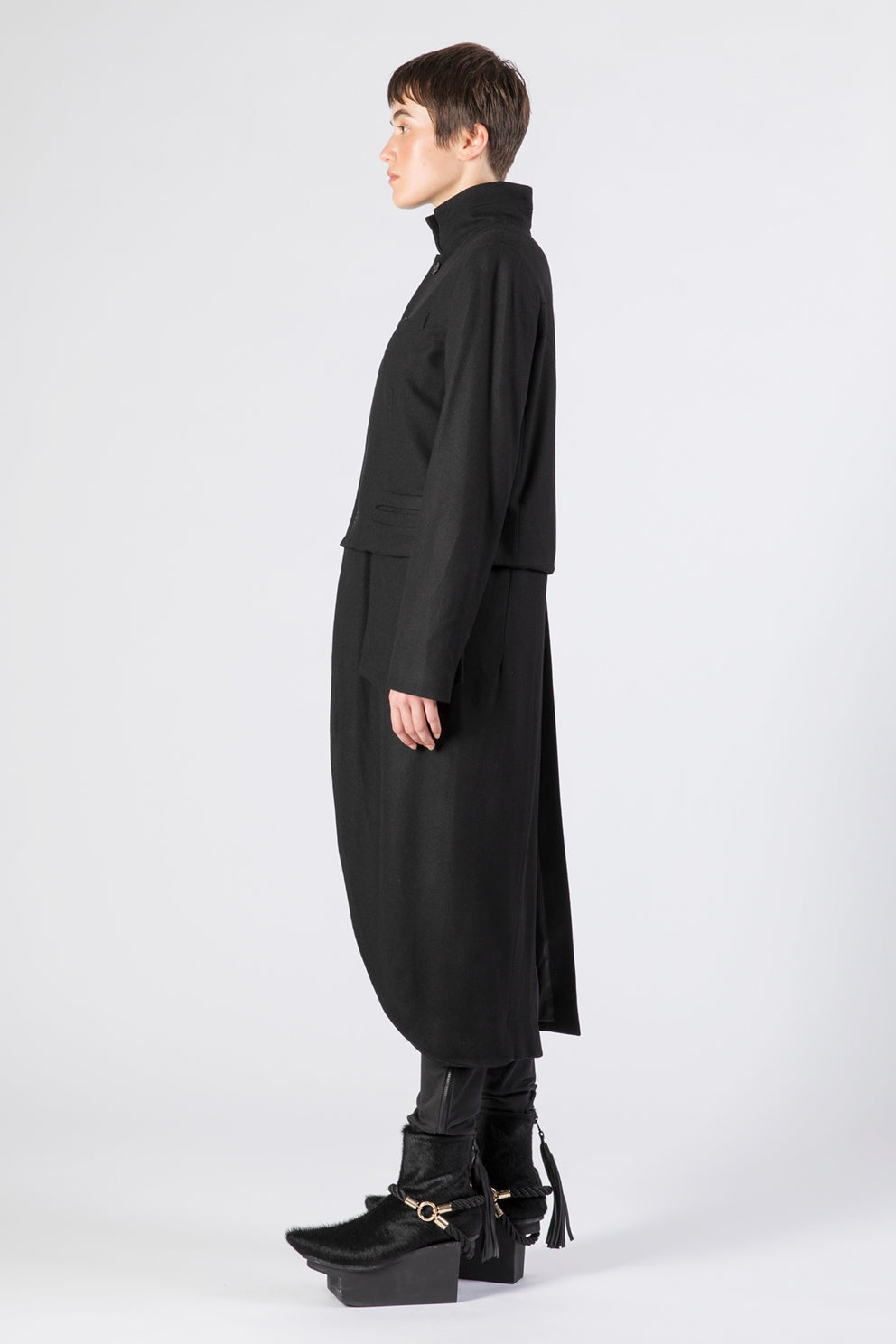 esther-perbandt-tailcoat-mantel-schwarz-wolle-damen image 3