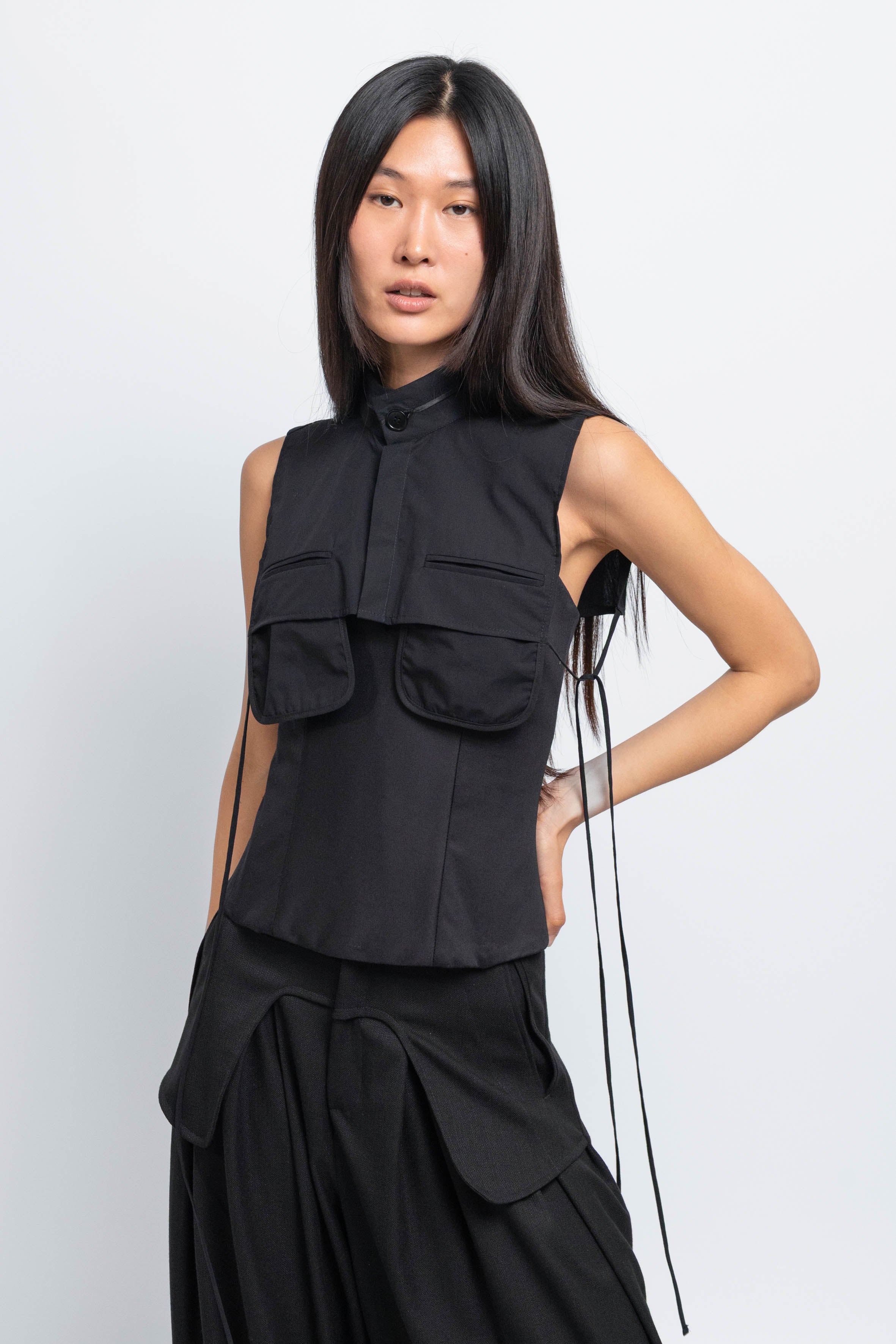 esther-perbandt-wild-waistband-shirt-schwarz-rmellos-baumwolle image 3