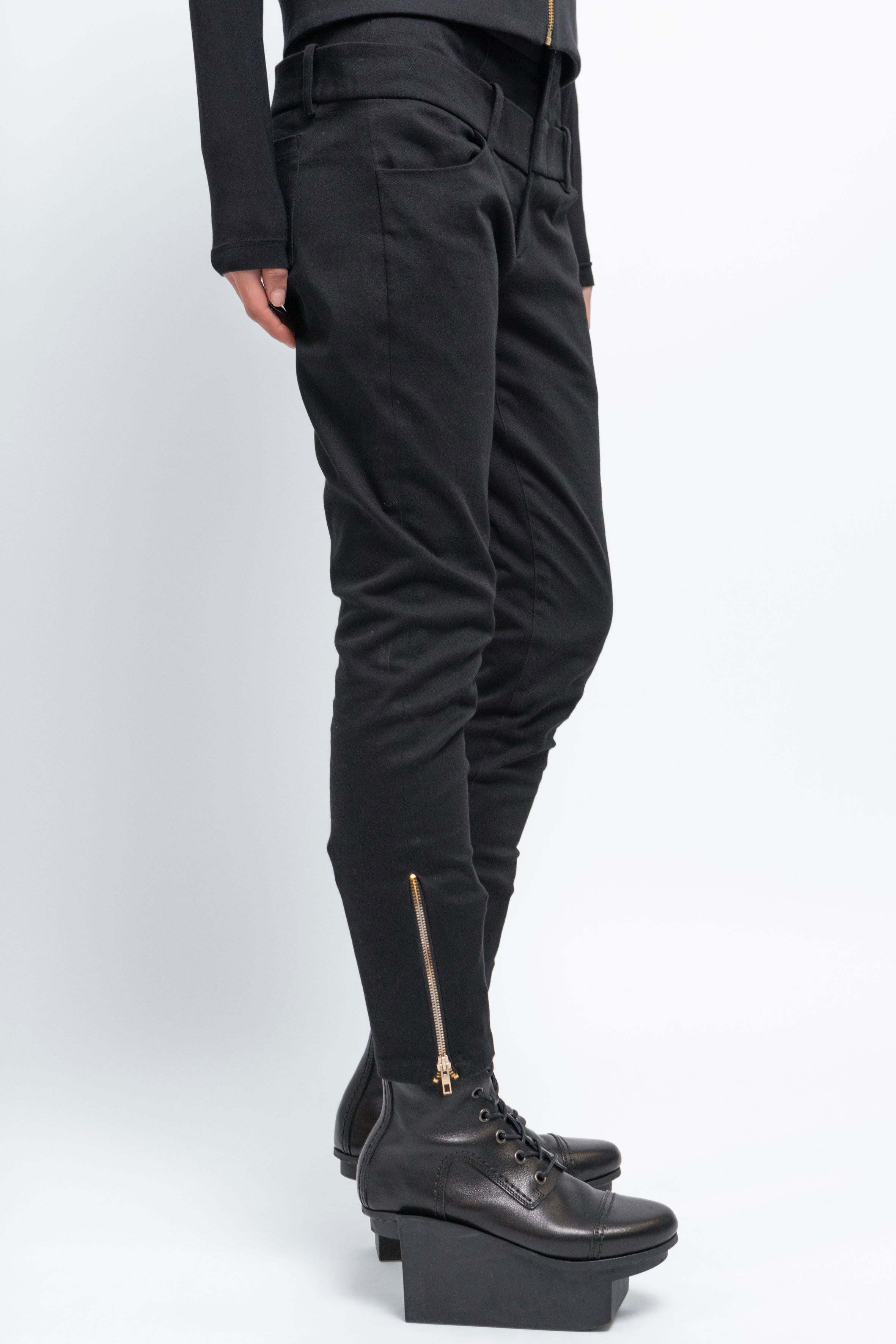 esther-perbandt-skinny-norris-gold-hose-schwarz-low-waist image 7