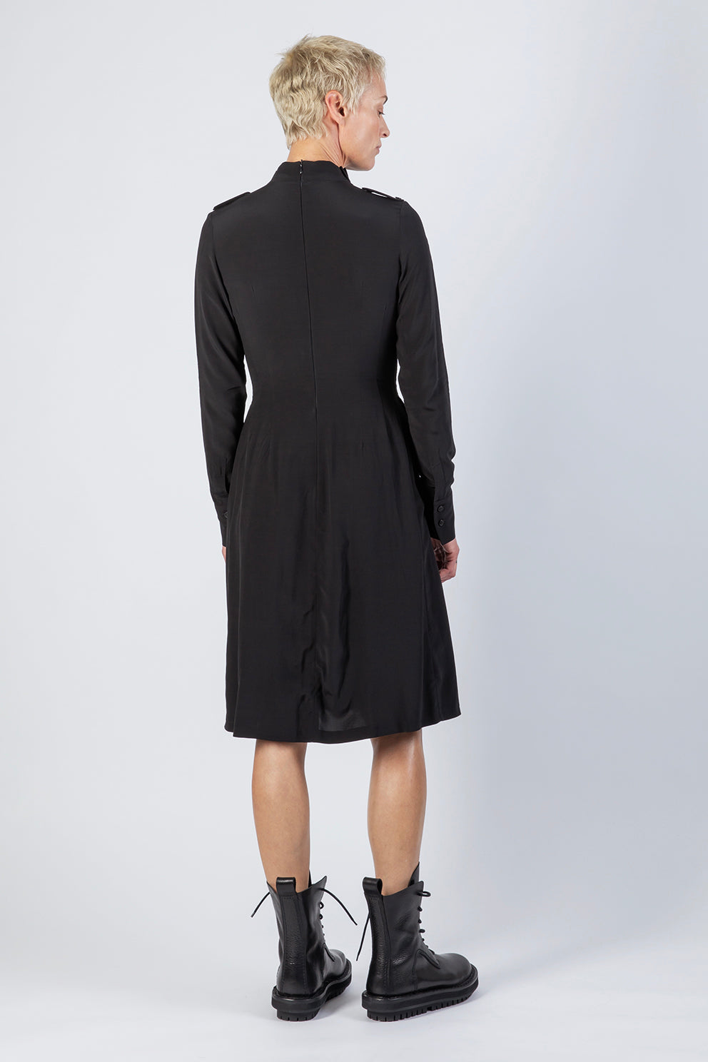esther-perbandt-cherry-on-the-cake-kleid-schwarz-viskose image 3