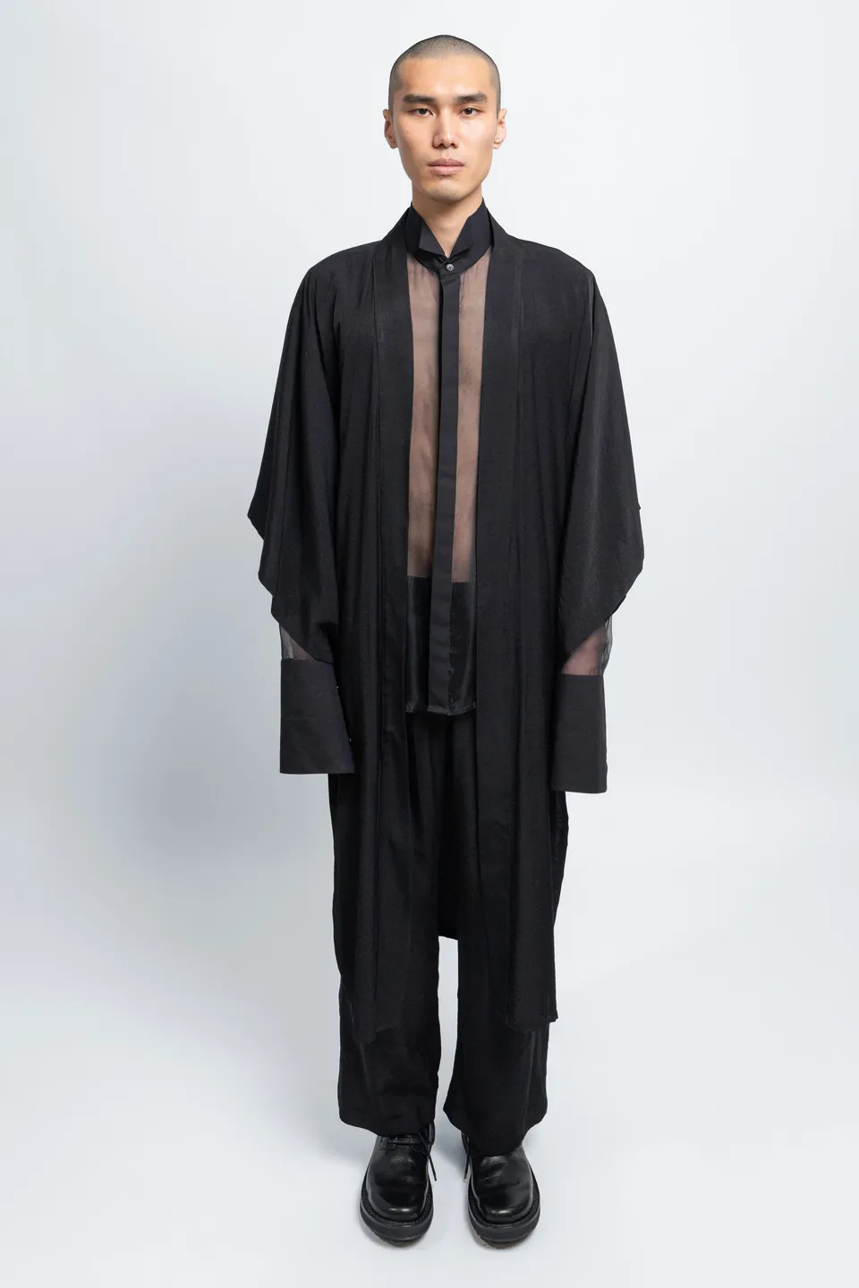 esther-perbandt-long-kimono-herren-schwarz-viskose image 1