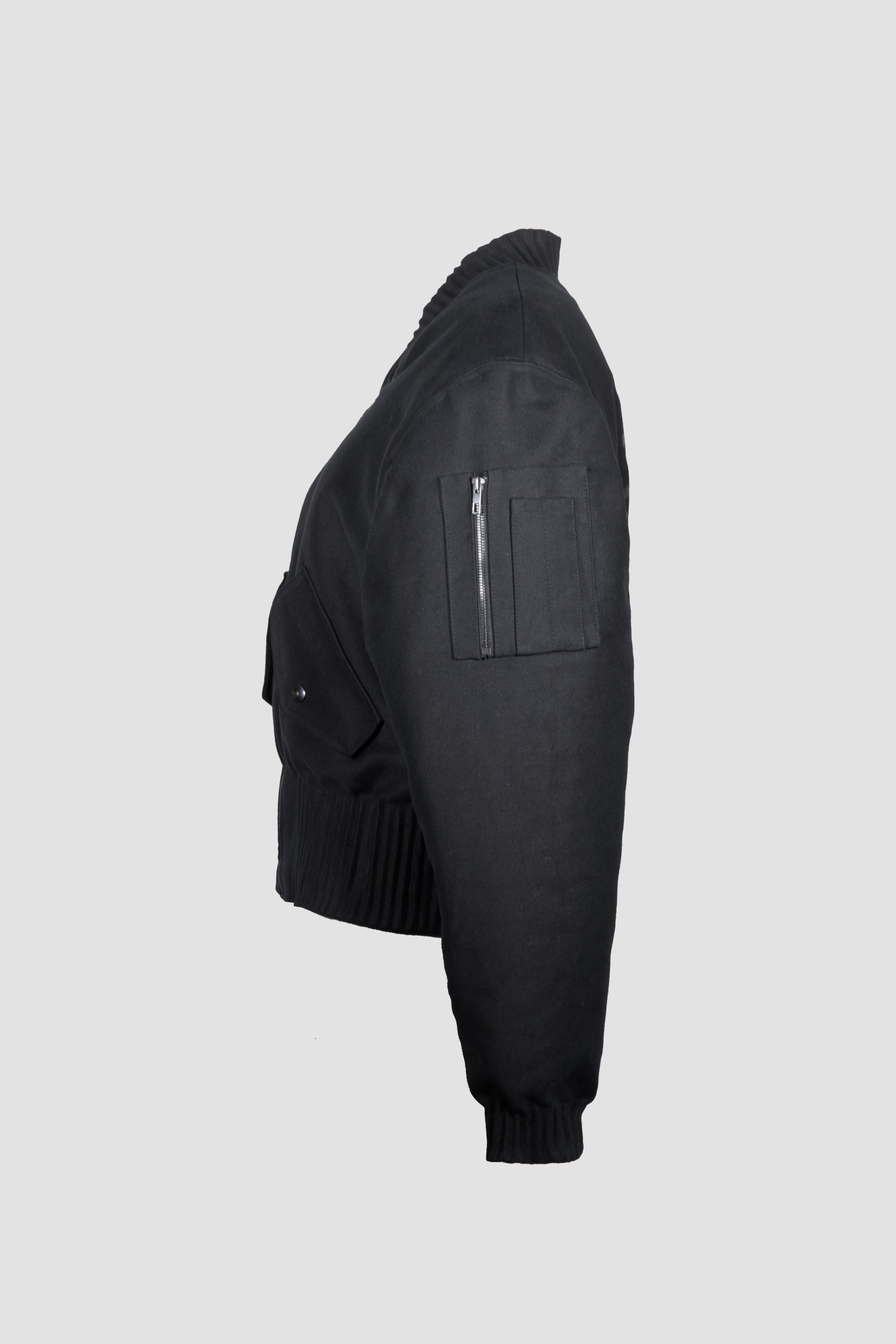 esther-perbandt-alles-von-hier-bomberjacke-damen-schwarz image 7