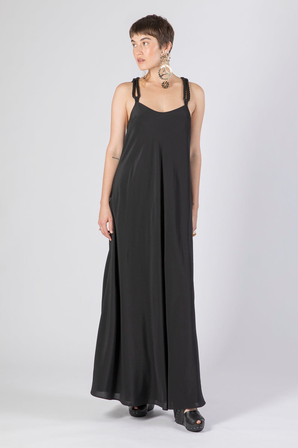 esther-perbandt-rope-lang-kleid-schwarz-seide image 1