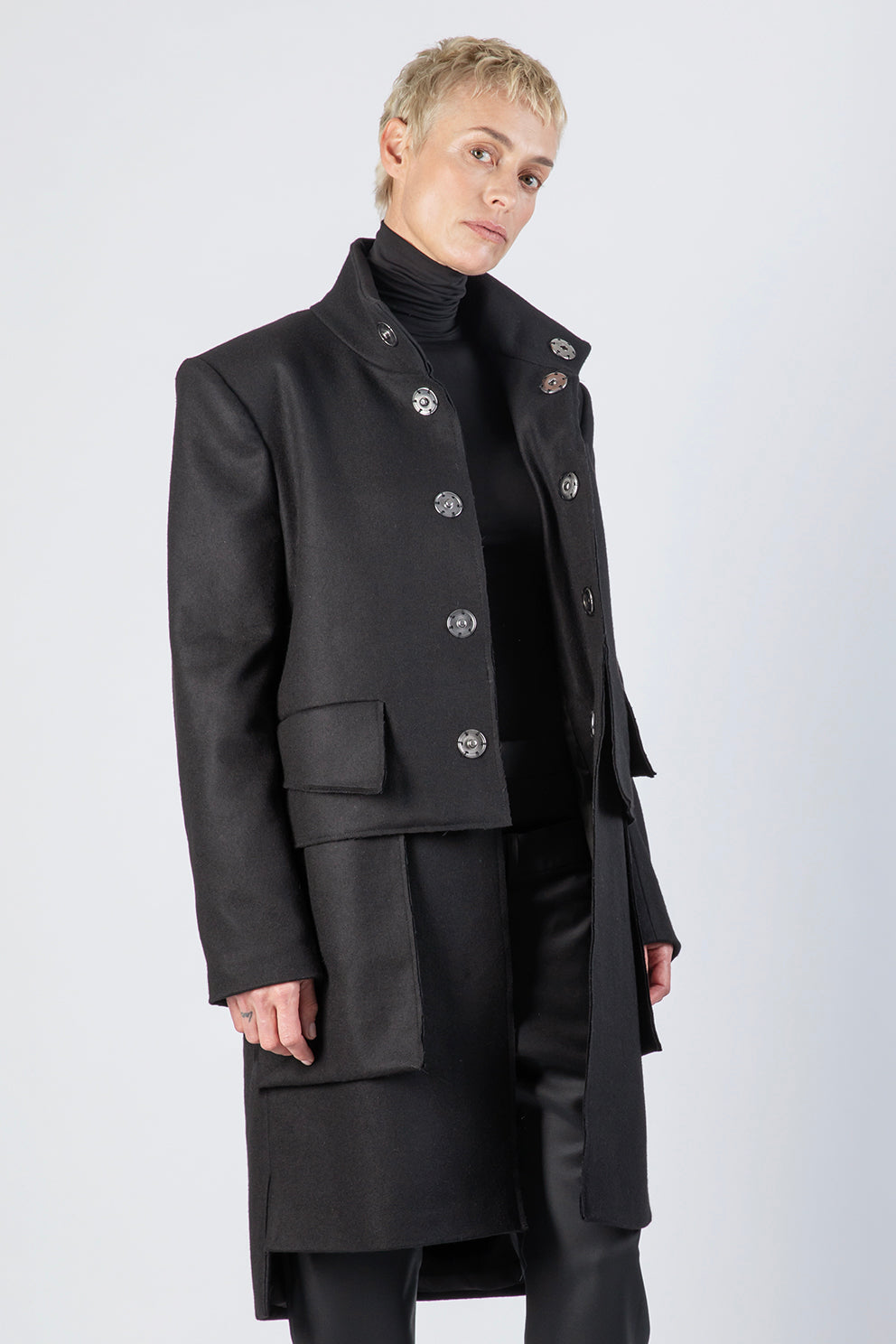 esther-perbandt-walker-mantel-damen-schwarz-wolle-kaschmir image 3