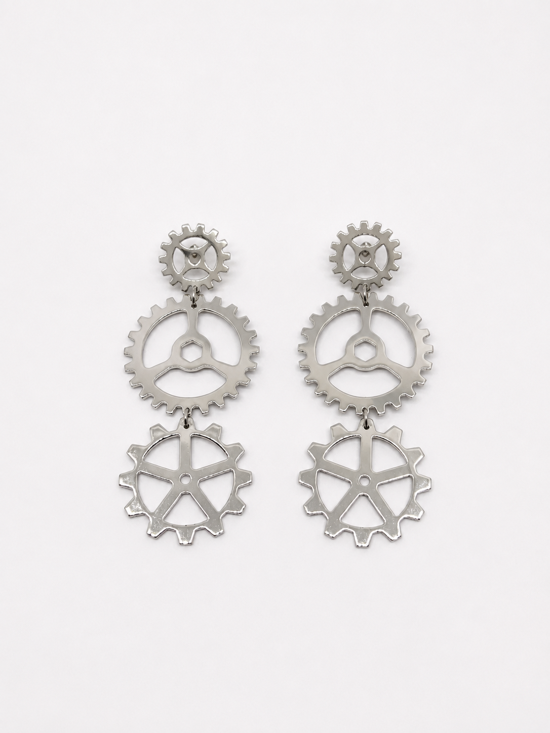 esther-perbandt-gearwheel-triple-ohrringe-silber-14-7-cm image 3