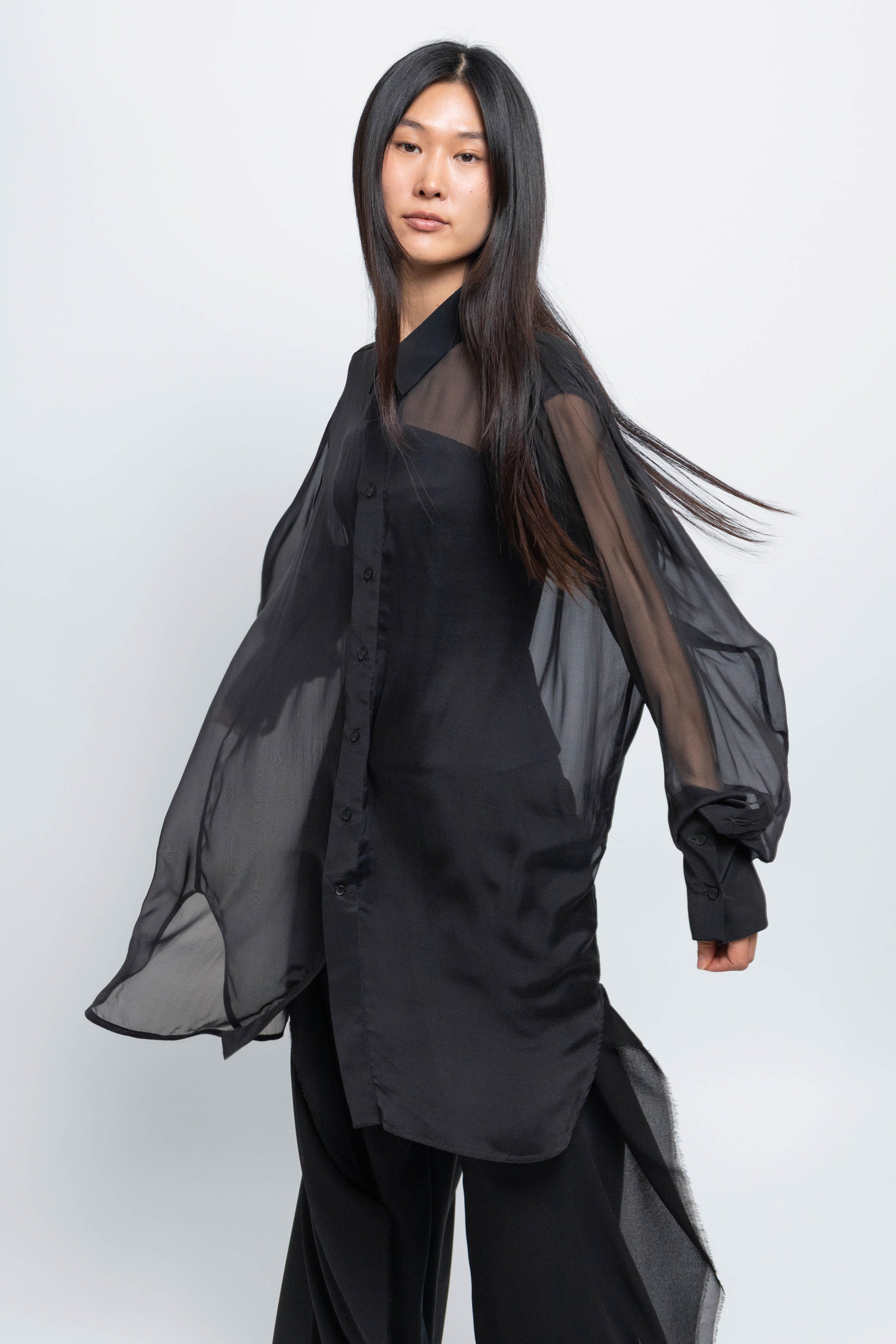 esther-perbandt-float-silk-bluse-schwarz-seide-oversized image 7